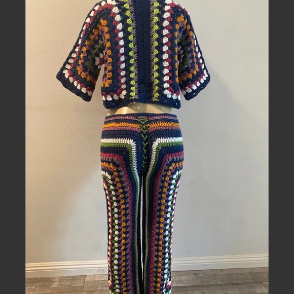 Crochet low rise pants outfit with crop top - Picture 2 of 9